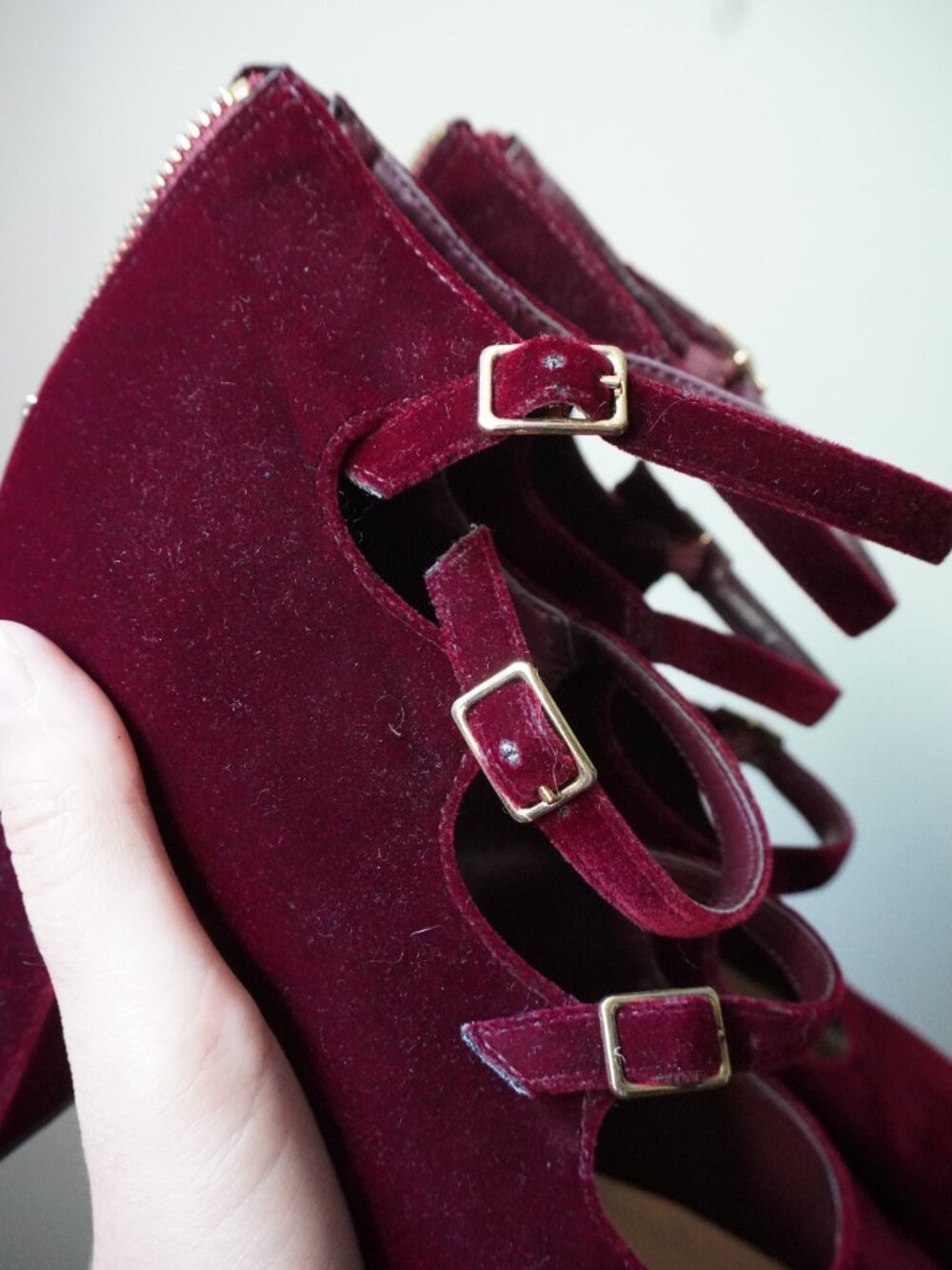 Bella Vita Red Burgundy Velvet Chunky Heel Shoes Size 11W Leather Sole - Picture 4 of 6